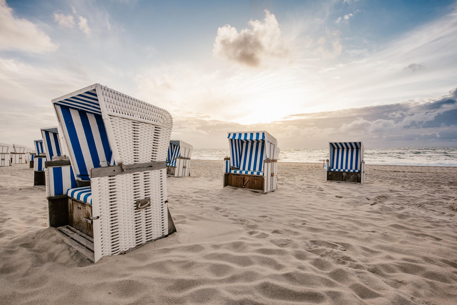 Strandkorb mit Strand auf Sylt